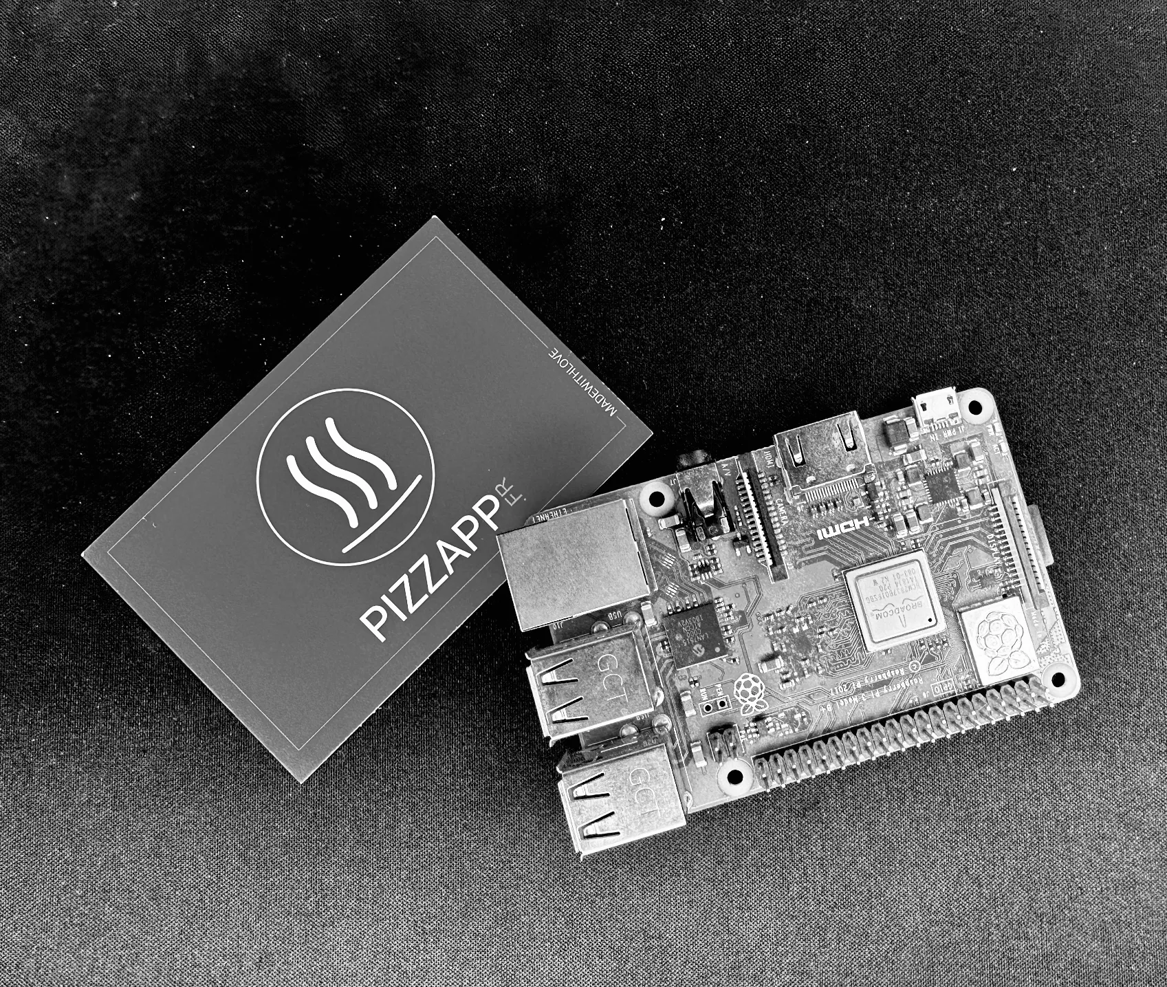Raspberry Pi 4, ordinateurs à faible consommation utilisés à la pizzeria PIZZAPP à Salon-de-Provence.